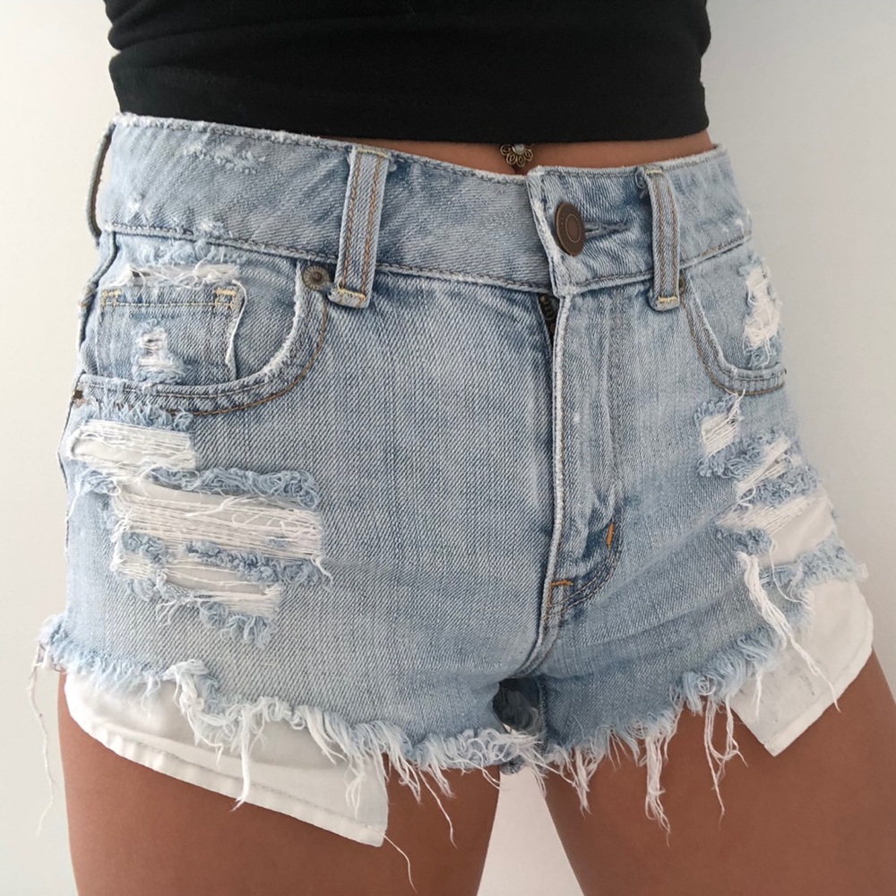 American Eagle Light wash short shorts